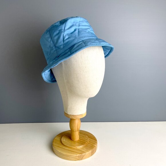 Blue Burberry quilted bucket hat - size small - Picture 1 of 8